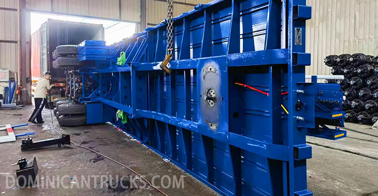 3 Axle Flatbed Trailer Truck for Sale in Dominican Republic