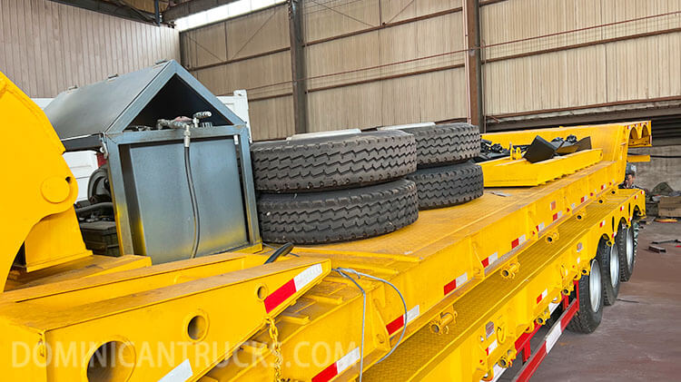 3 Axle Low Loader and Removable Goosenenck Trailer for Sale in Dominican Republic