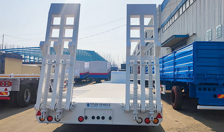 Low Loader Truck for Sale in the Republic of Dominican
